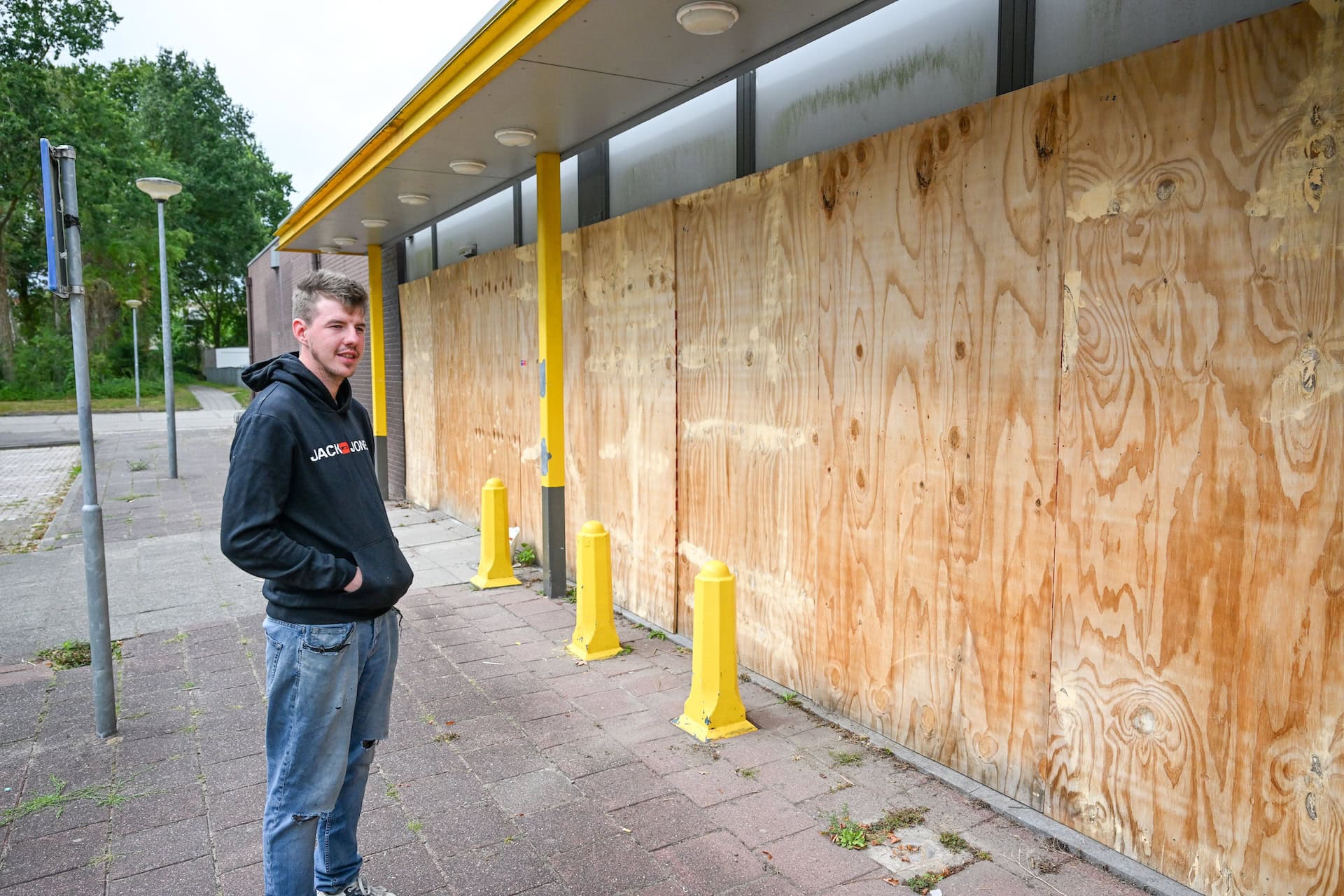 25-jarige Danny Hof blaast nieuw leven in voormalig winkelpand aan de Waezenburglaan in Leek; 