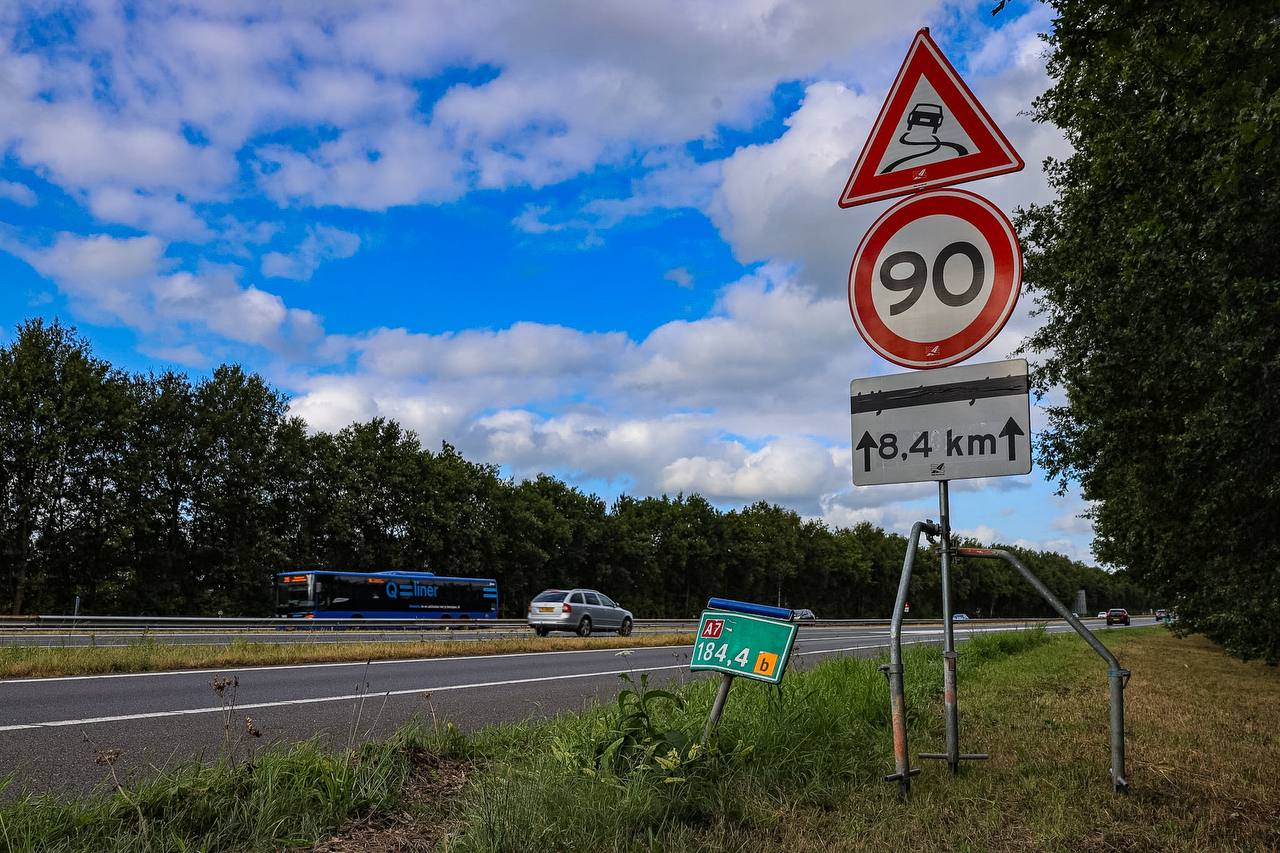 Rijkswaterstaat: 90 op de A7 van Leek richting Groningen blijft voorlopig van kracht; “Intensief geb