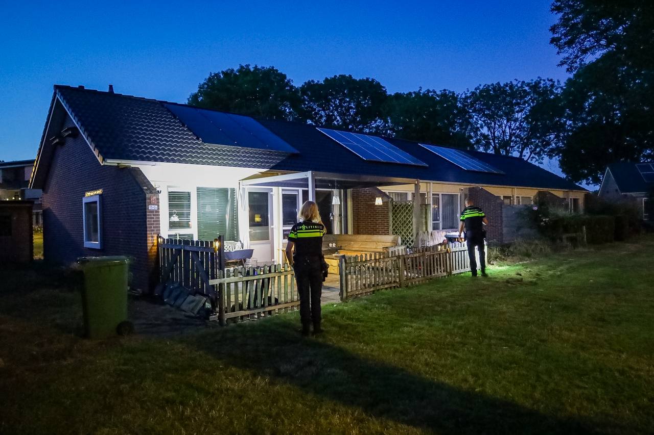 Brandweer opent deur van woning na tweede brandstichting op één dag in Leek