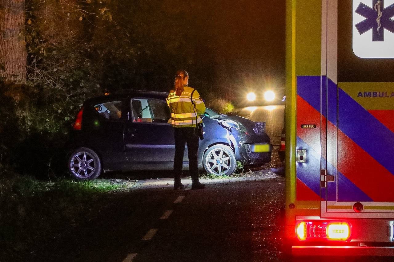 Forse botsing op Kolonieweg in Opende