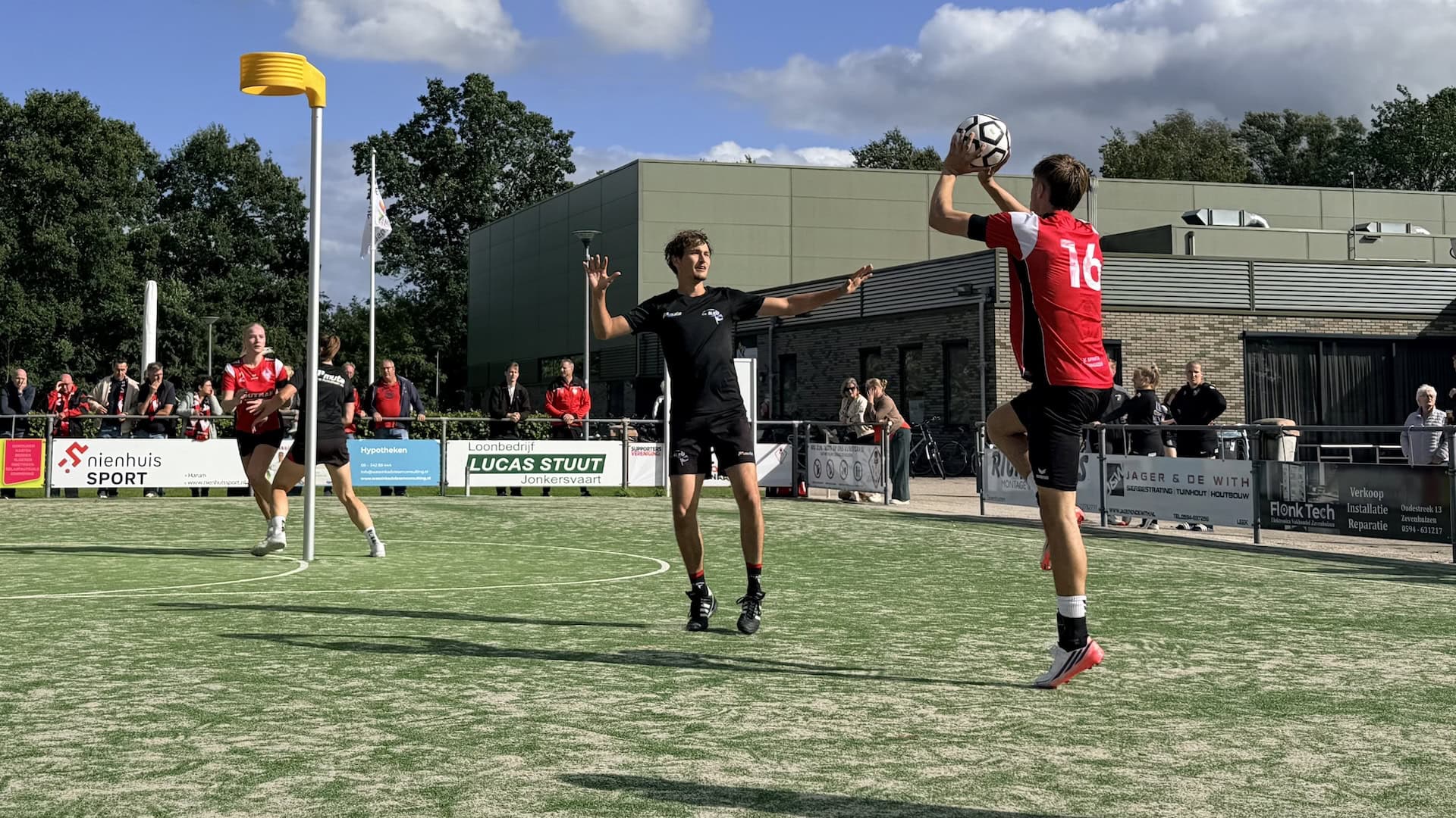 Sterke comeback bezorgt Sparta een punt in spannende seizoensopener