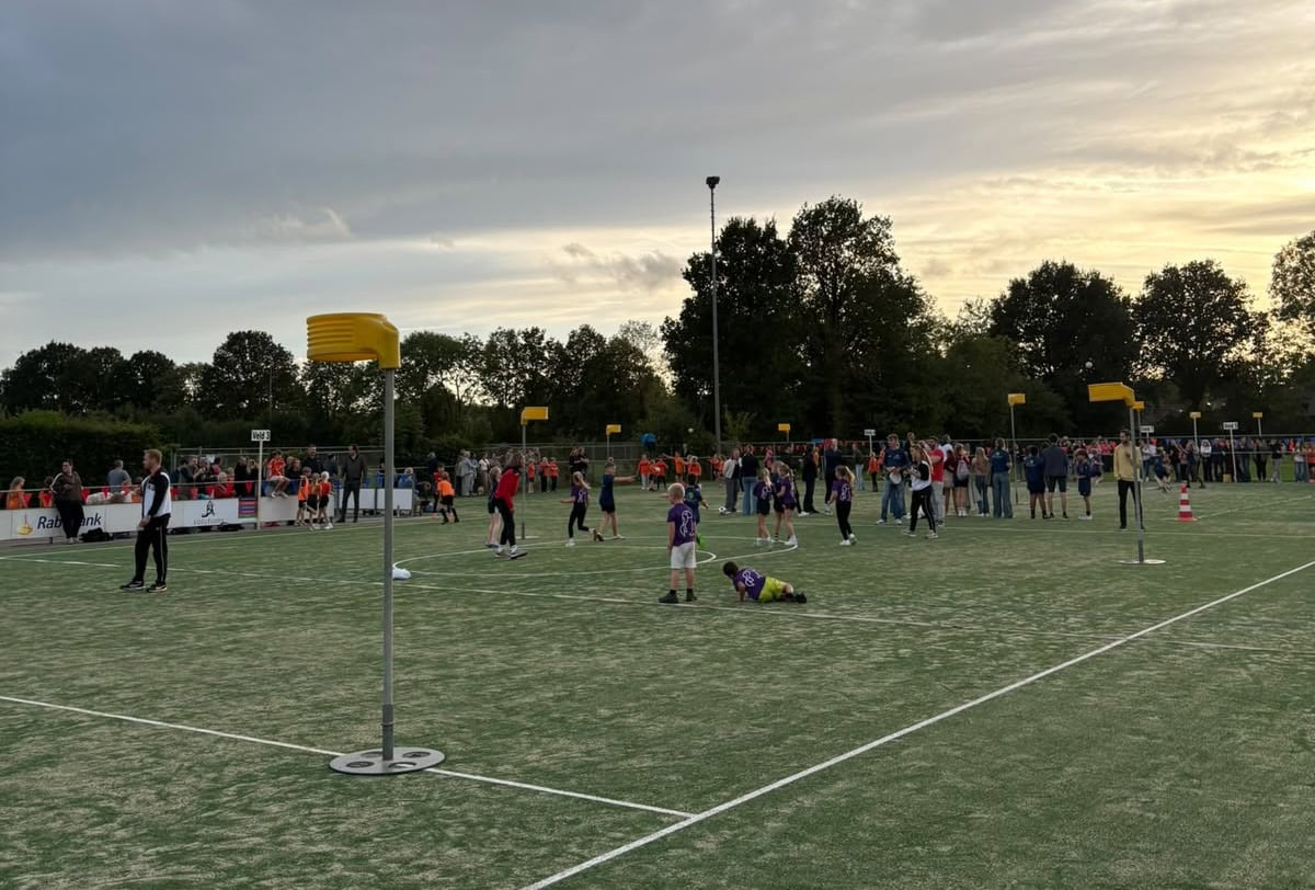Leekster basisscholen strijden om de korfbalbeker bij KVW ’22