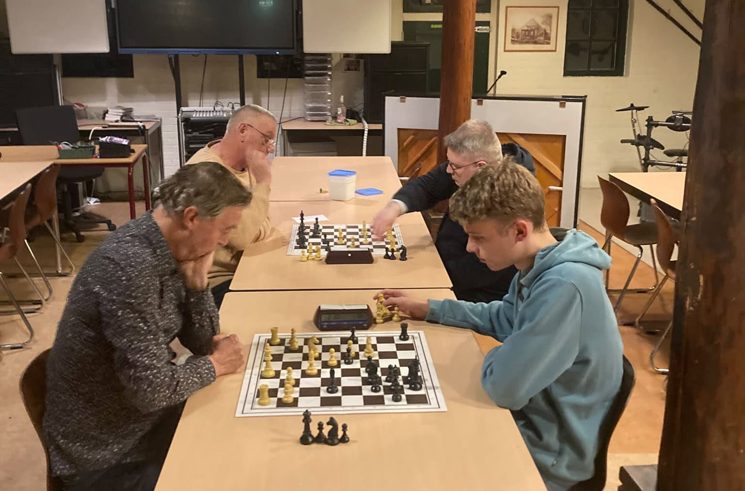 Aldert-Jan Keessen wint snelschaakavond van Schaakclub Leek met 9,5 uit 10